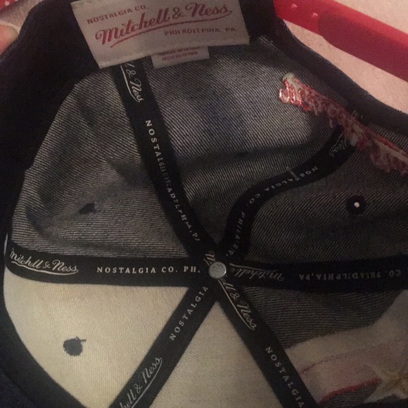 Mitchell & Ness SnapBack Caps - Picture 4 of 7